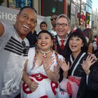 「ゴーストバスターズ」友近&渡辺直美、LAでレイ・パーカー・Jr.と主題歌合唱
