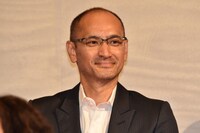 原作者の吉田修一。