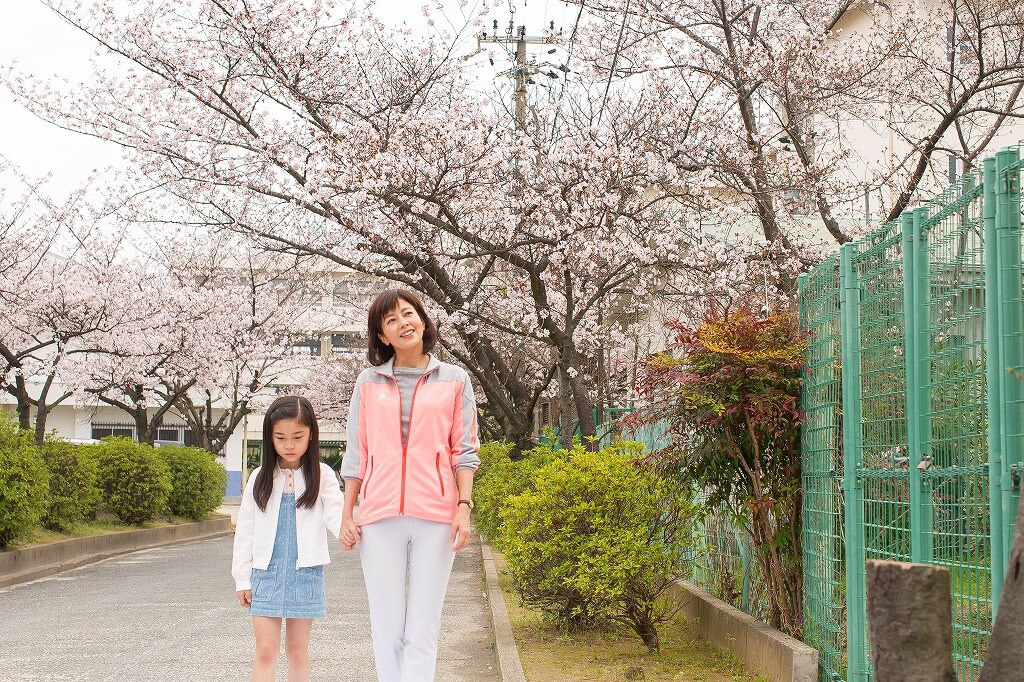 沢口靖子9年ぶりの主演映画が公開、場面緘黙症の少女と女性教師の交流つづる