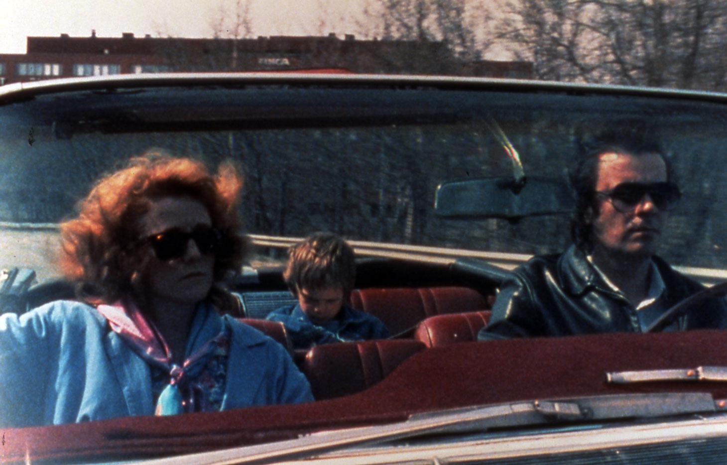 「真夜中の虹」