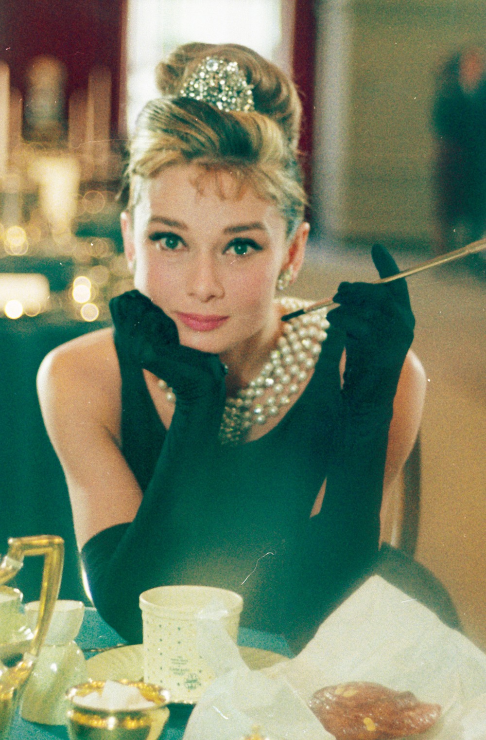 「ティファニーで朝食を」 (c)1961 by Paramount Pictures and Jurow-Shepherd Production All Rights Reserved. TM, (R) & Copyright(c)2011 by Paramount Pictures. All Rights Reserved.
