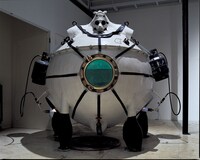 ヤノベケンジ「タンキング・マシーン」（1990・金沢21世紀美術館蔵）