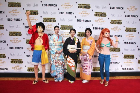 「ONE PIECE FILM GOLD」ゴールデンプレミアに出席した声優陣。左からルフィ、三吉彩花、満島ひかり、岡村明美、ナミ。