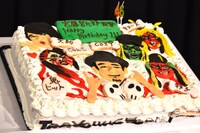 宮藤官九郎の誕生日を祝うため用意された特製ケーキ。