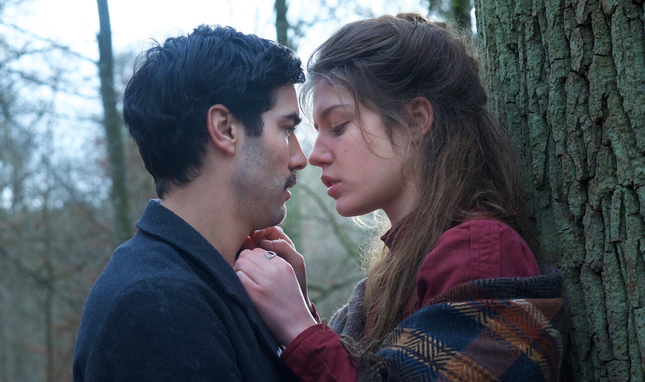 アデル・エグザルコプロス「アナーキスト」予告、女性革命家と潜入捜査官の恋描く