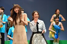左から松井愛莉、平祐奈。