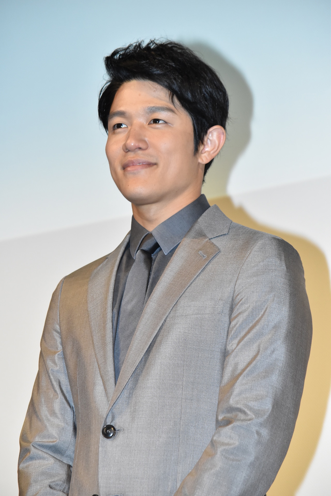 鈴木亮平