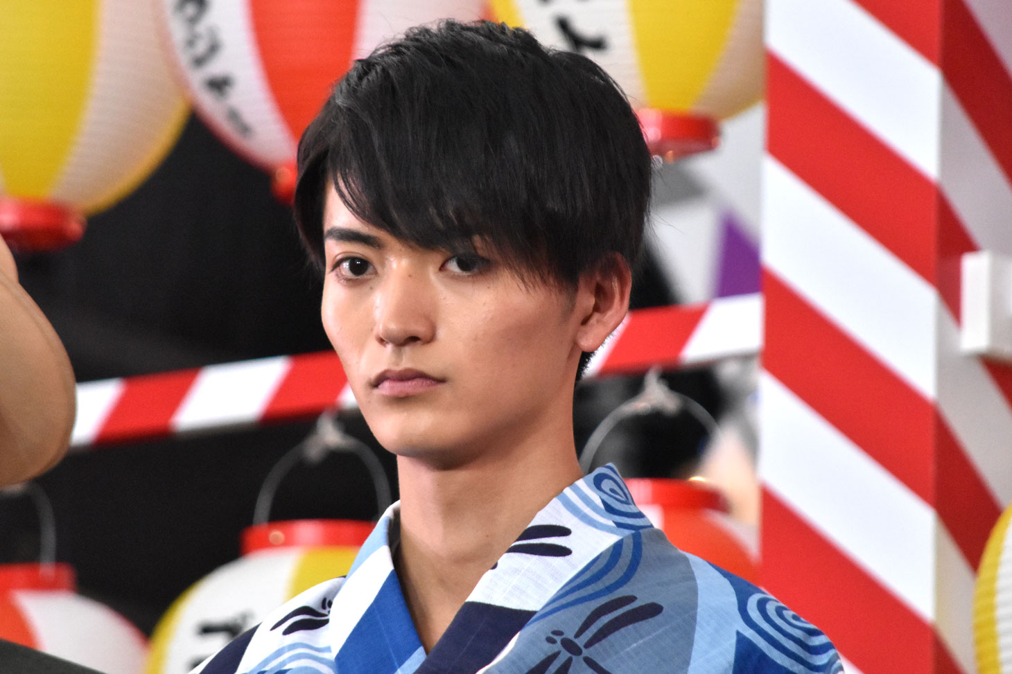 深海マコト / 仮面ライダースペクター役の山本涼介。