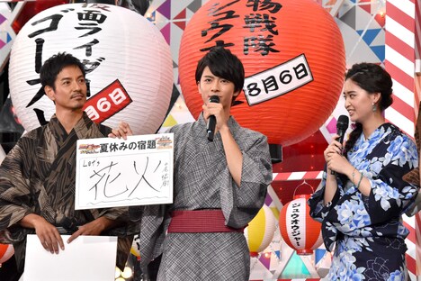 「自分に夏休みの宿題を課すとしたら？」という質問に答える中尾暢樹（中央）。