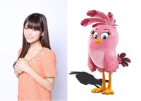 「アングリーバード」日本語版で声優を務める三森すずこ（左）と、三森が声を担当するステラ（右）。