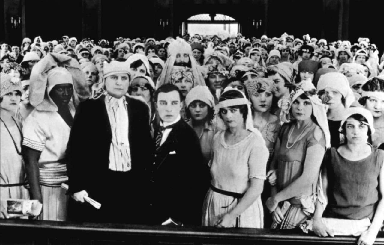 ルミネ荻窪屋上に一夜限りの野外映画館！星空の下でサイレント映画鑑賞