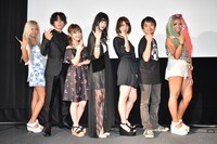 「黒い暴動▼」初日舞台挨拶の様子。