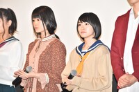 左から石森虹花（欅坂46）、生駒里奈（乃木坂46）。
