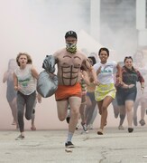 「ネイバーズ2」 (c)2016 Universal Studios. All Rights Reserved.