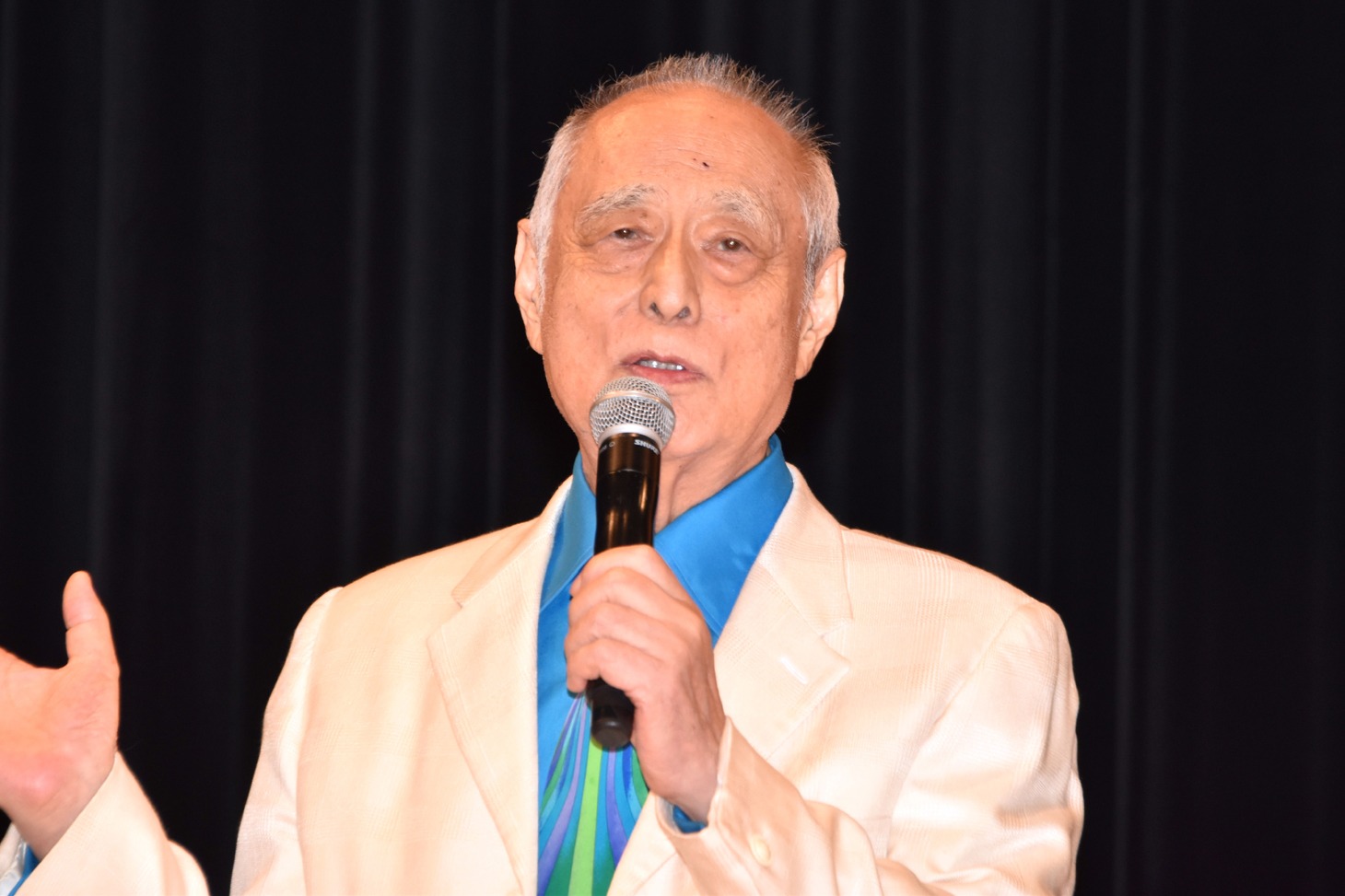津川雅彦