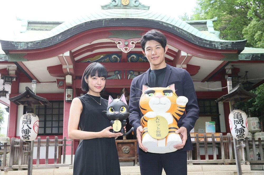 「ルドルフとイッパイアッテナ」井上真央＆鈴木亮平、黒猫ゆかりの神社でヒット祈願