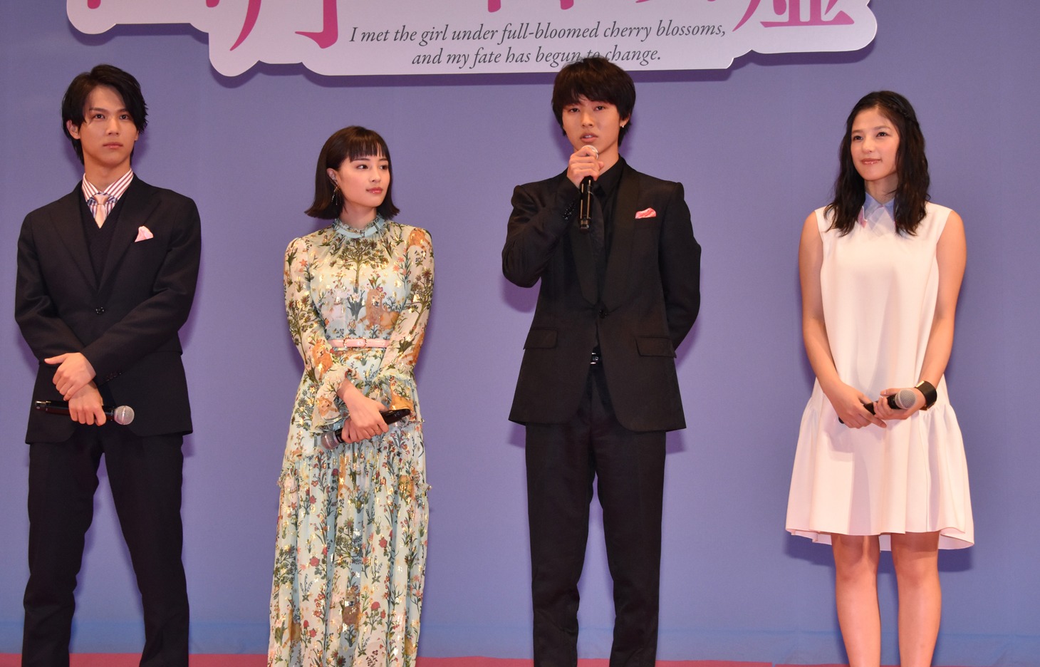 「四月は君の嘘」完成披露試写会の様子。