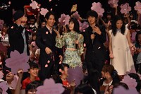 「四月は君の嘘」完成披露試写会の様子。