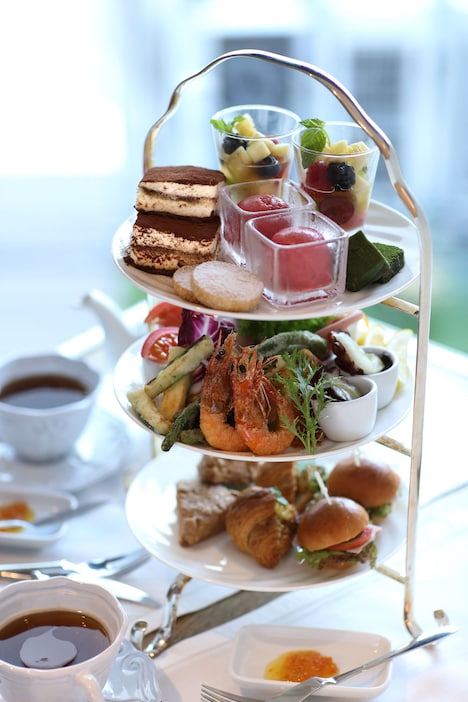 The Oak Floorで提供されるアフタヌーンティーセット（1人前2800円 / 写真は2名分）。