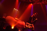 「Hilcrhyme 10th Anniversary FILM『PARALLEL WORLD』3D」 (c)2016 UNIVERSAL MUSIC LLC