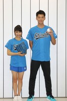 左から土屋太鳳、竹内涼真。