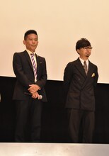 「ディアスポリス -DIRTY YELLOW BOYS-」完成披露上映会より、柳沢慎吾（左）と浜野謙太（右）。