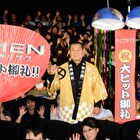 金法被姿の松平健がくす玉を一刀両断、「X-MEN:アポカリプス」初日舞台挨拶