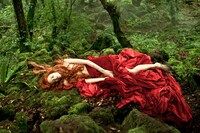 「五日物語－3つの王国と3人の女」より、若く美しい女性に生まれ変わった老婆。