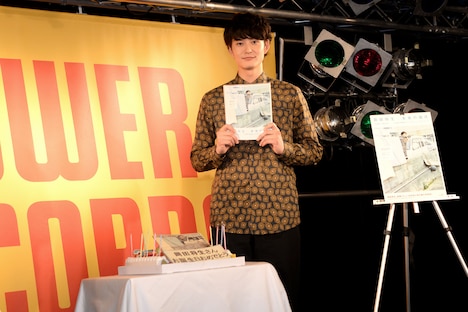 単行本「未来の破片」の発売記念トークイベントを、自身の誕生日である8月15日に行った岡田将生。