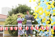 「青空夏祭り」にて、左から土屋太鳳、竹内涼真。