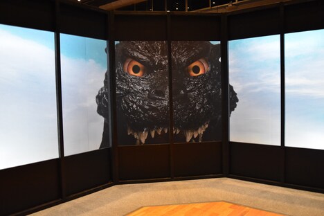 「大ゴジラ特撮王国 YOKOHAMA」展示の様子。