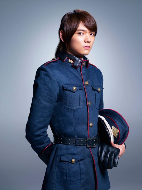 安倍蒼世に扮する古川雄輝。