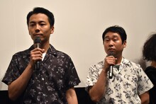 左から森岡龍、前野朋哉。