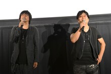 観客の質問に耳を傾ける大森南朋（左）と大友啓史（右）。