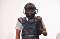 試合用のフル装備で登場した竹内涼真。