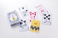 BROWN'S STOREにて販売されるトランプ。