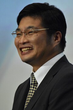 シン ゴジラ 泉ちゃんこと松尾諭 大興奮のファンに まずは君たちが落ち着け 映画ナタリー