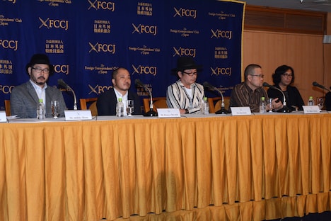 左から塩田明彦、白石和彌、園子温、中田秀夫、行定勲。