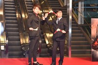 左から2丁拳銃の川谷修士、バッファロー吾郎の竹若元博。