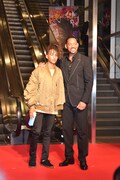 左からジェイデン・スミス、ウィル・スミス。