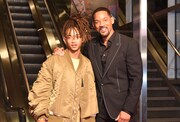 左からジェイデン・スミス、ウィル・スミス。