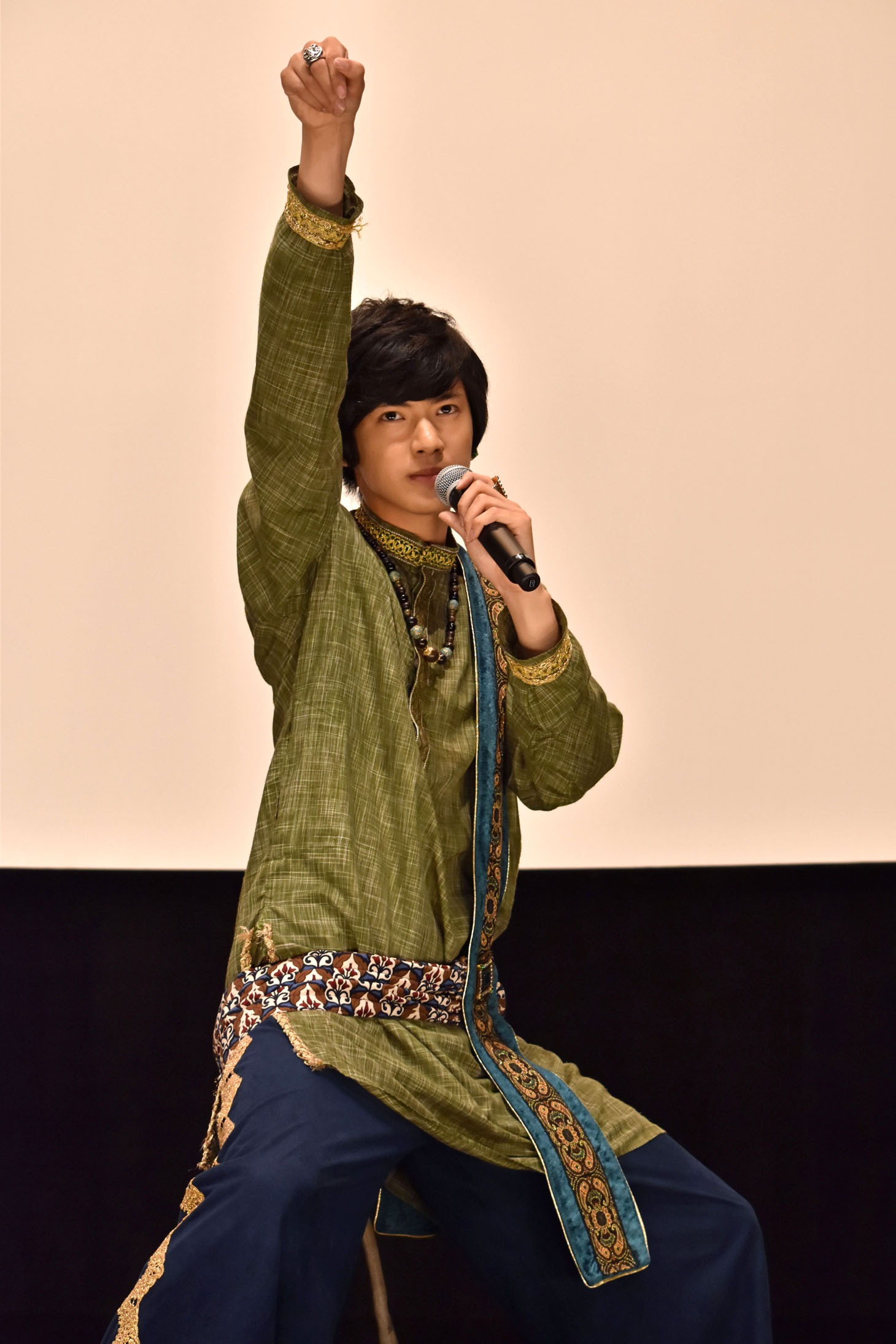 名乗りを披露する渡邉剣。