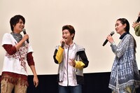 「（ゴーカイジャーと写真を）撮ってないの!?」と言われ慌てる國島直希（中央）。