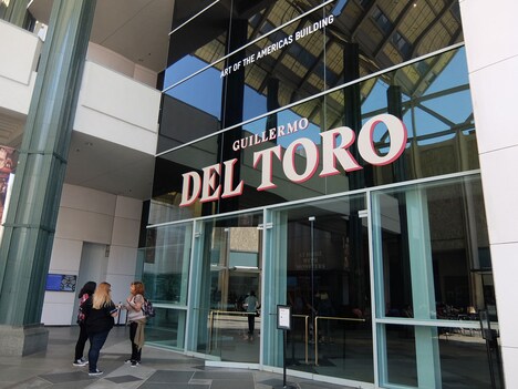 「Guillermo del Toro: At Home with Monsters」会場の様子。