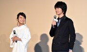 左から上白石萌音、神木隆之介。