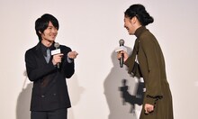 左から神木隆之介、長澤まさみ。