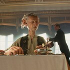 スピルバーグ監督作「BFG」特別映像、巨人が女王陛下と会食中に大失態
