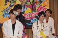 「仮面ライダーエグゼイド」製作発表記者会見の様子。