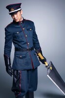 鷹峯誠一郎に扮する大東駿介。