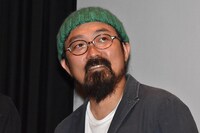 プロデューサーを務めた山下敦弘。